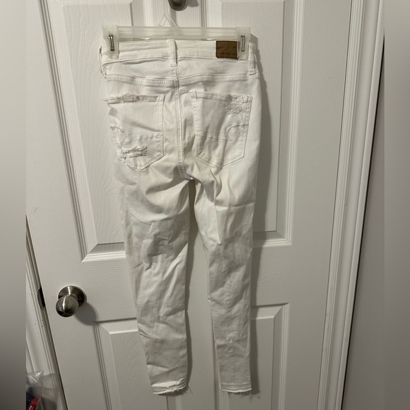 American eagle size 2 jeans. Never worn - Picture 2 of 2